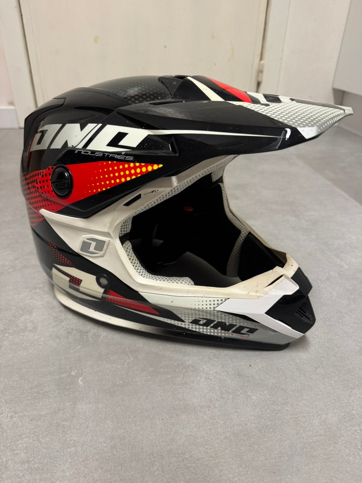 Complete Motorcross Set One Indus. Defcon (Maat L/34) + Helm, Motoren, Ophalen of Verzenden, XL, Offroadhelm, Heren