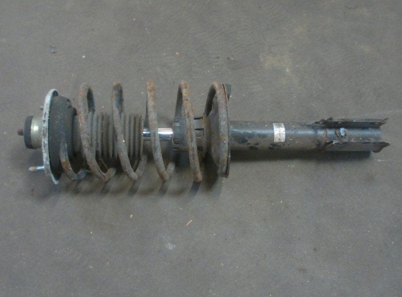JAMBE DE FORCE AVANT GAUCHE Volvo 960 I Estate, Info@volvocars.com, Volvo Car Germany GmbH, Siegburger Straße 229
50679  Köln, DE