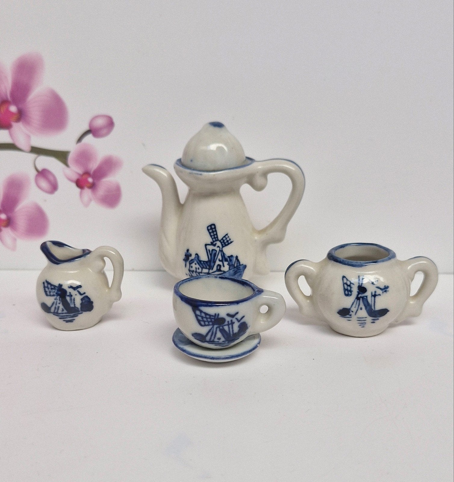 💙 Service à thé miniature vintage
céramique -
théière minia, Antiquités & Art, Enlèvement ou Envoi