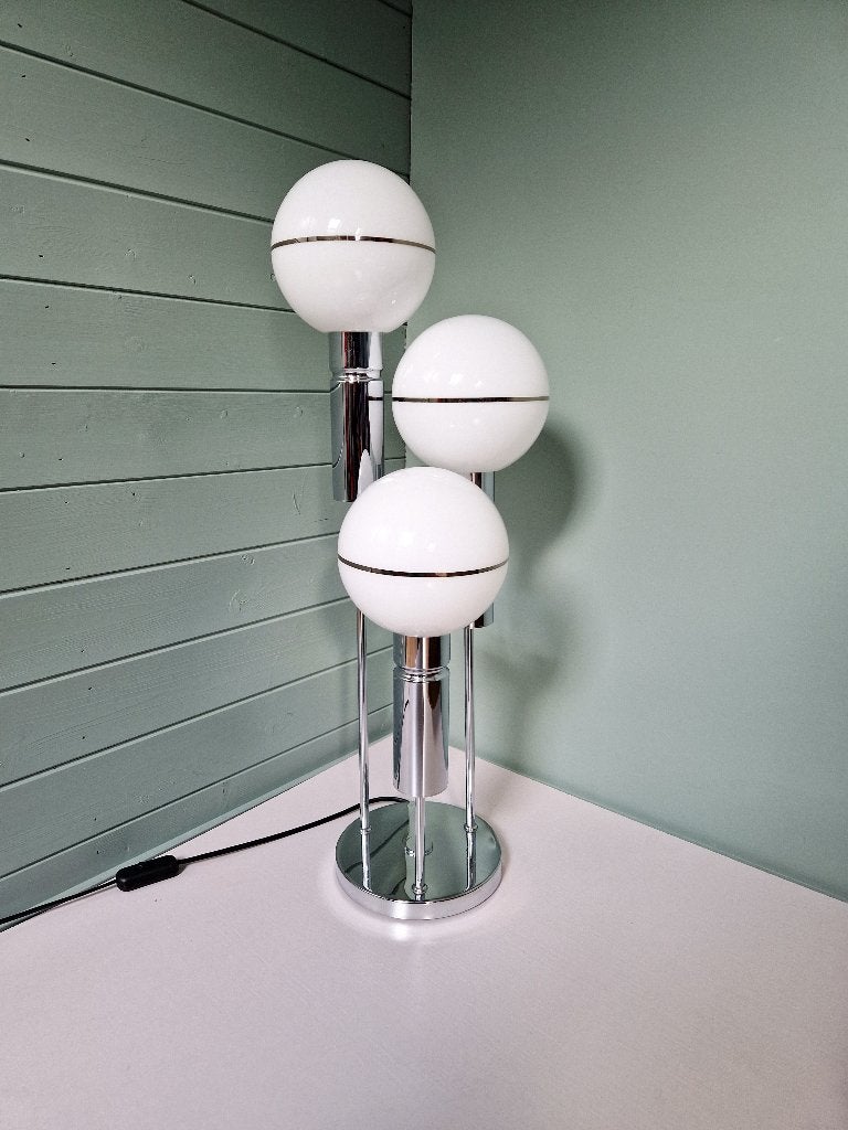 Space Age-lamp in verchroomd metaal en opaline globe, 1970, Ophalen of Verzenden
