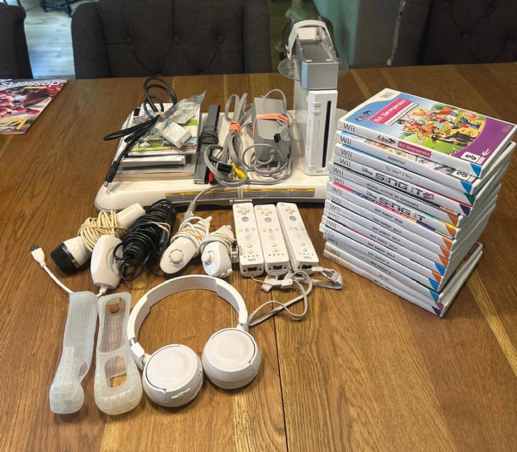 Wii console en Wii board + accessoires, Ophalen, Zo goed als nieuw