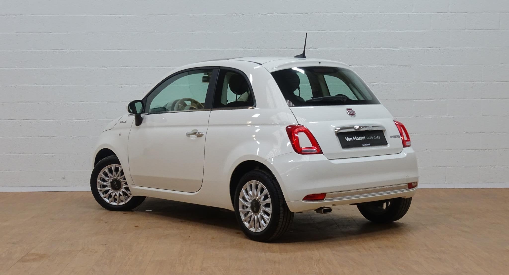 Fiat 500 1.0 Hybrid 70 Dolcevita, Voorwielaandrijving, 4 zetels, Stof, Zwart