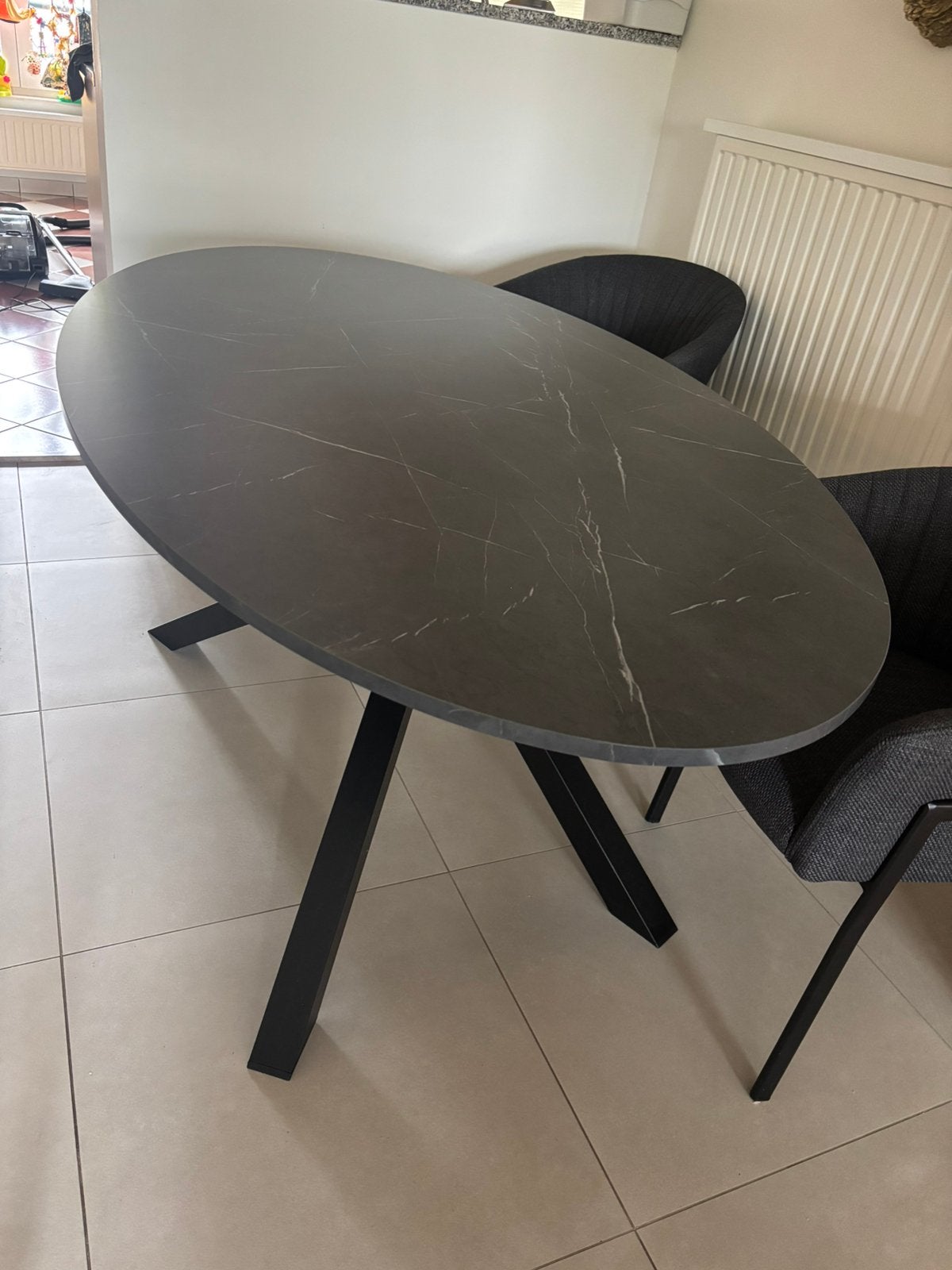 TABLE DE SALLE À MANGER OVALE 160 cm, Maison & Meubles, Enlèvement, Comme neuf