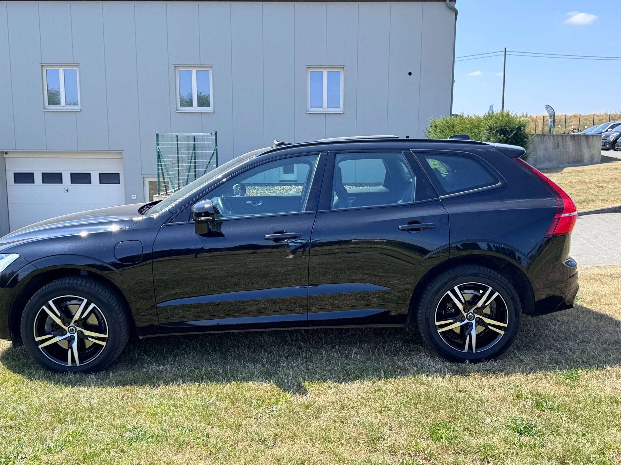 Volvo XC60 XC60 2.0 T6 PHEV AWD R-Design full option TVA REC, Auto's, Volvo, Automaat, 4 cilinders, 2203 kg, Zwart