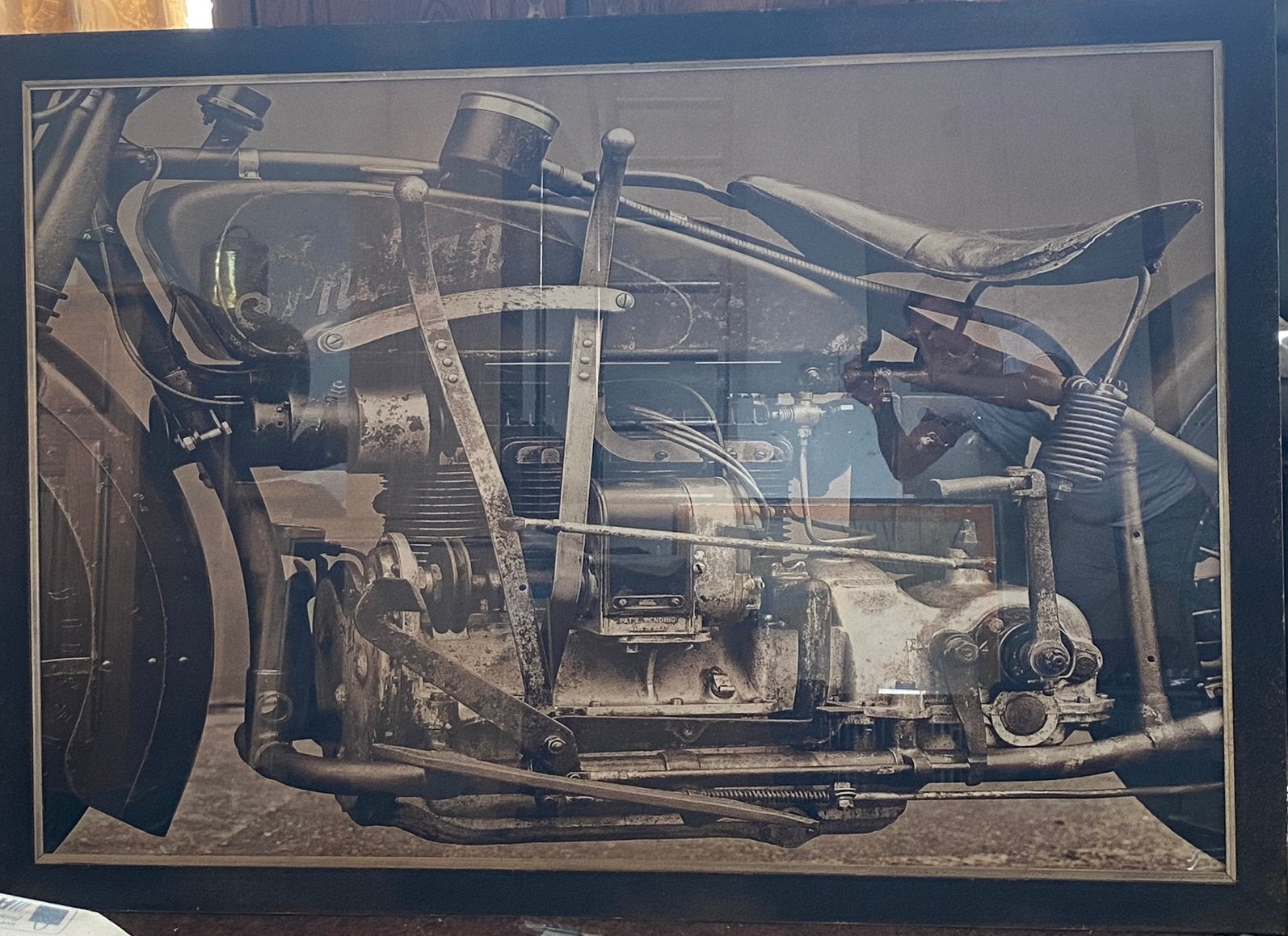Flamant fotokader met oude moto, Ophalen