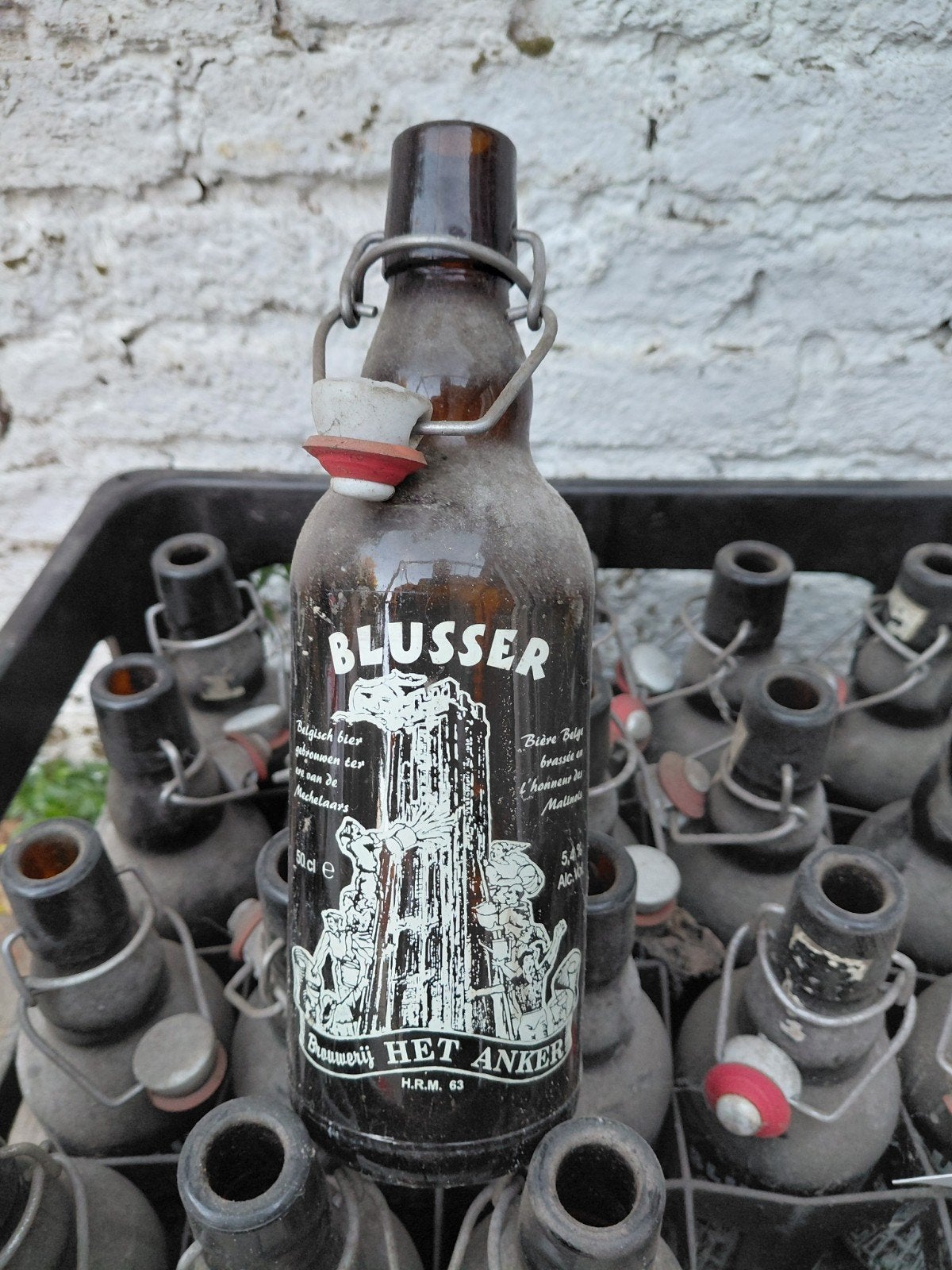 Oude bak Blusser bier van Brouwerij Het Anker, Ophalen