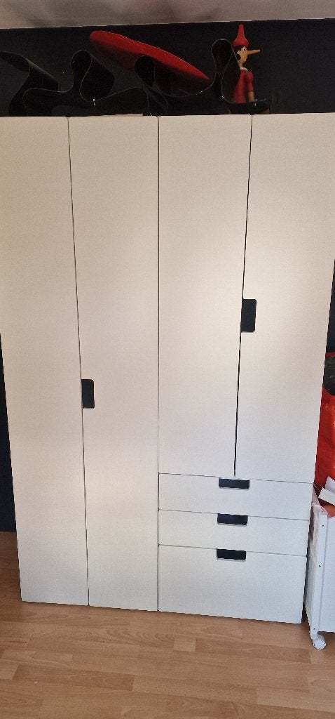 Garde robe blanche ikea, Maison & Meubles, Utilisé, Avec tiroir(s), Moderne, 50 à 75 cm