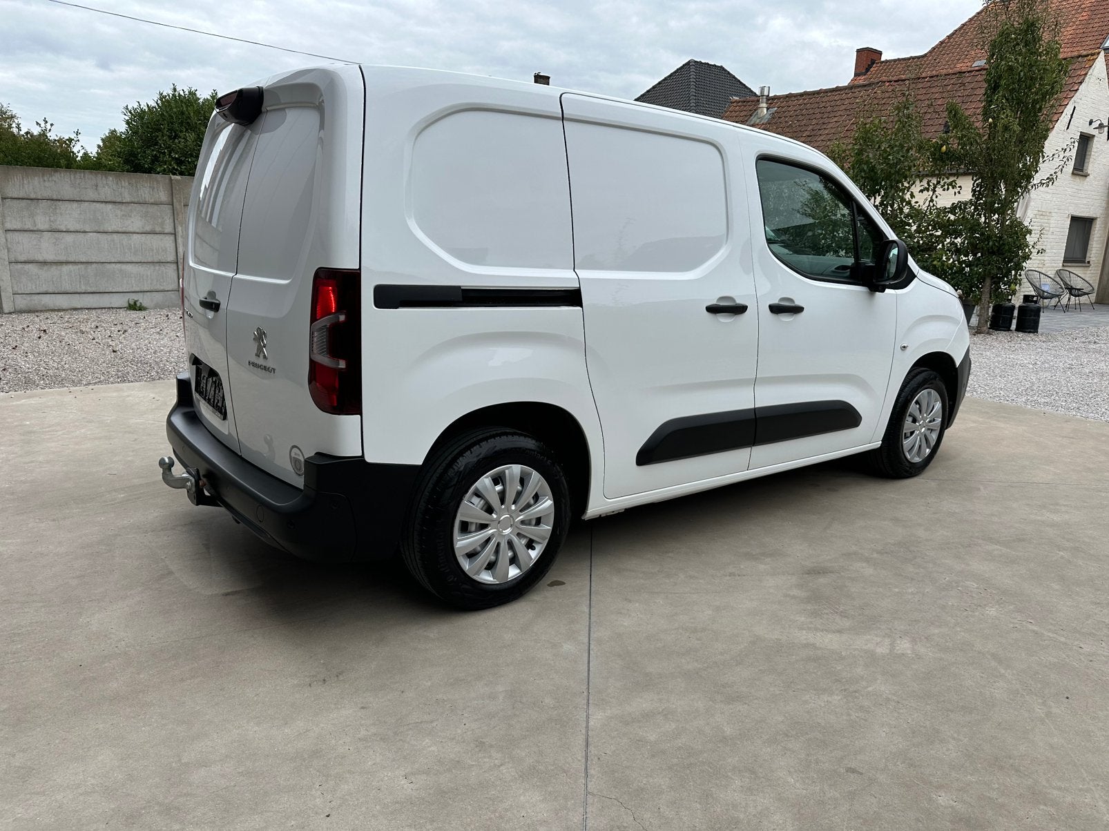 Partner / 3 zitplaatsen / camera / trekhaak / 40000km, Auto's, Voorwielaandrijving, Dealer onderhouden, Stof, 4 cilinders