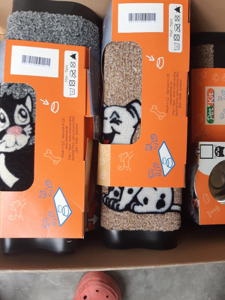 honden of katten mat met 2 kommetjes, Ophalen, Nieuw