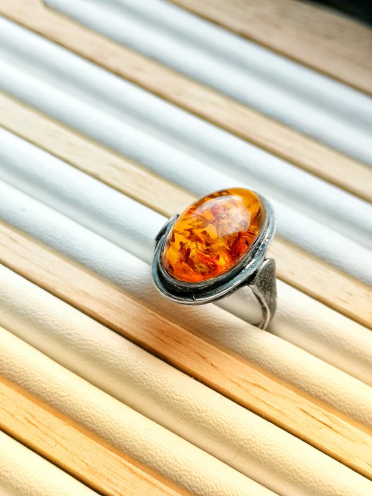 Zilveren ring met Barnsteen, Overige kleuren, Ophalen of Verzenden, Zo goed als nieuw, 17 tot 18