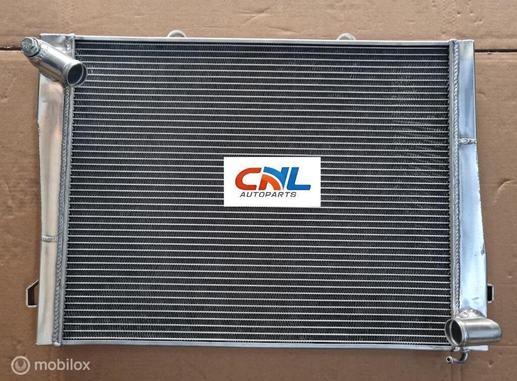 Radiateur 1973-1981 BMW E12 525 528 528i manual, Neuf, Enlèvement ou Envoi