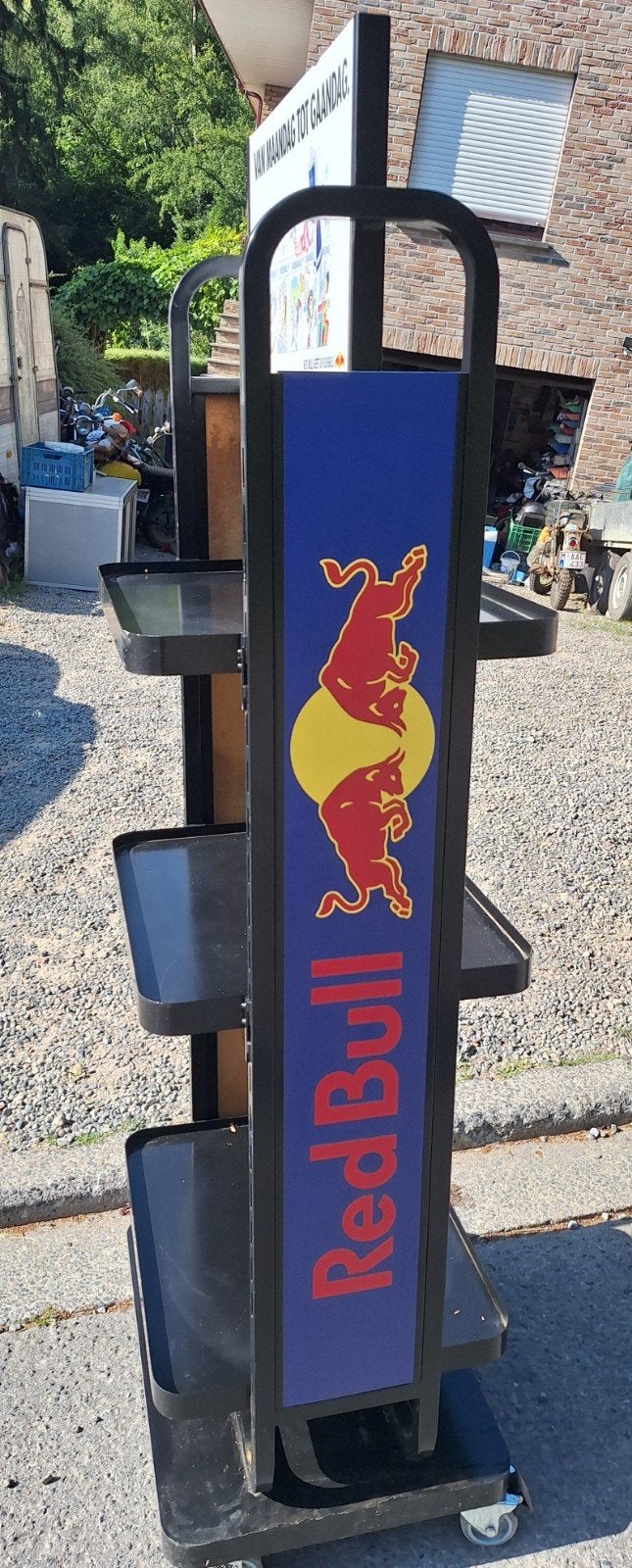 Red Bull display rek, Ophalen