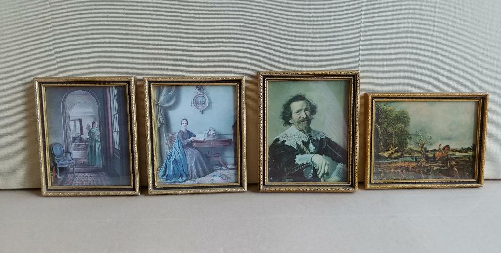 4 schattige Engelse kadertjes verguld lijstje, Minder dan 50 cm, Gebruikt, Ophalen of Verzenden, Minder dan 50 cm