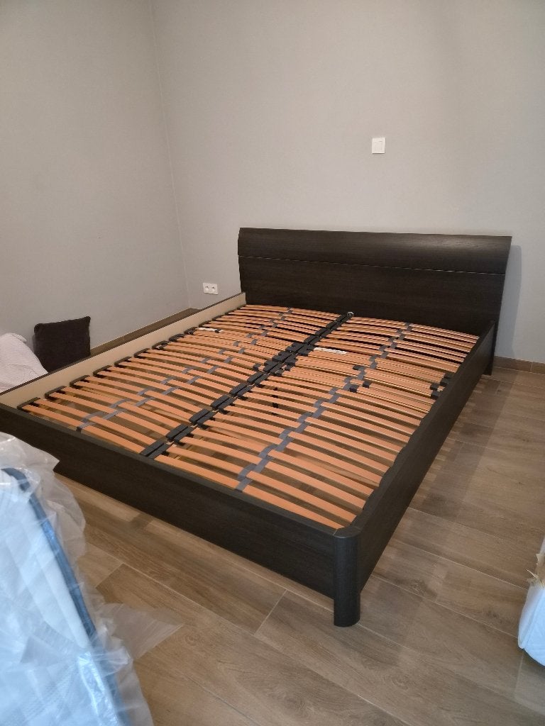 Bed, Strak modern, Comme neuf, Brun, Enlèvement