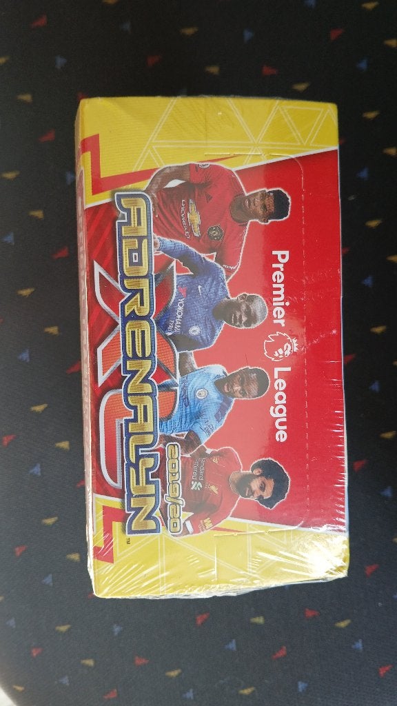Panini Premier League 2019/2020 Box 50 Adrenalyn Pouch, Ophalen of Verzenden, Nieuw, Meerdere plaatjes