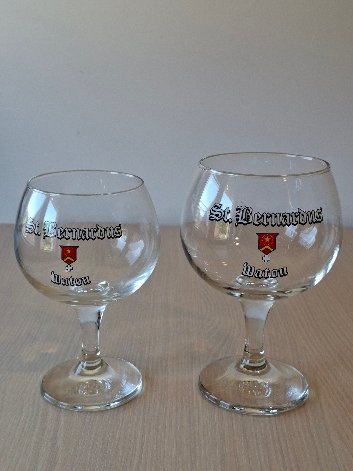 2 St. Bernardus bierglazen (groot en klein), Ophalen