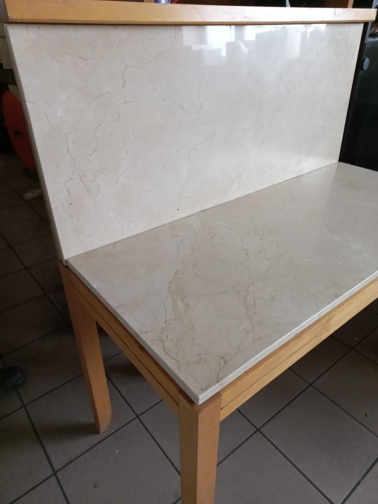 bureau avec mur en marbre, Enlèvement, Utilisé