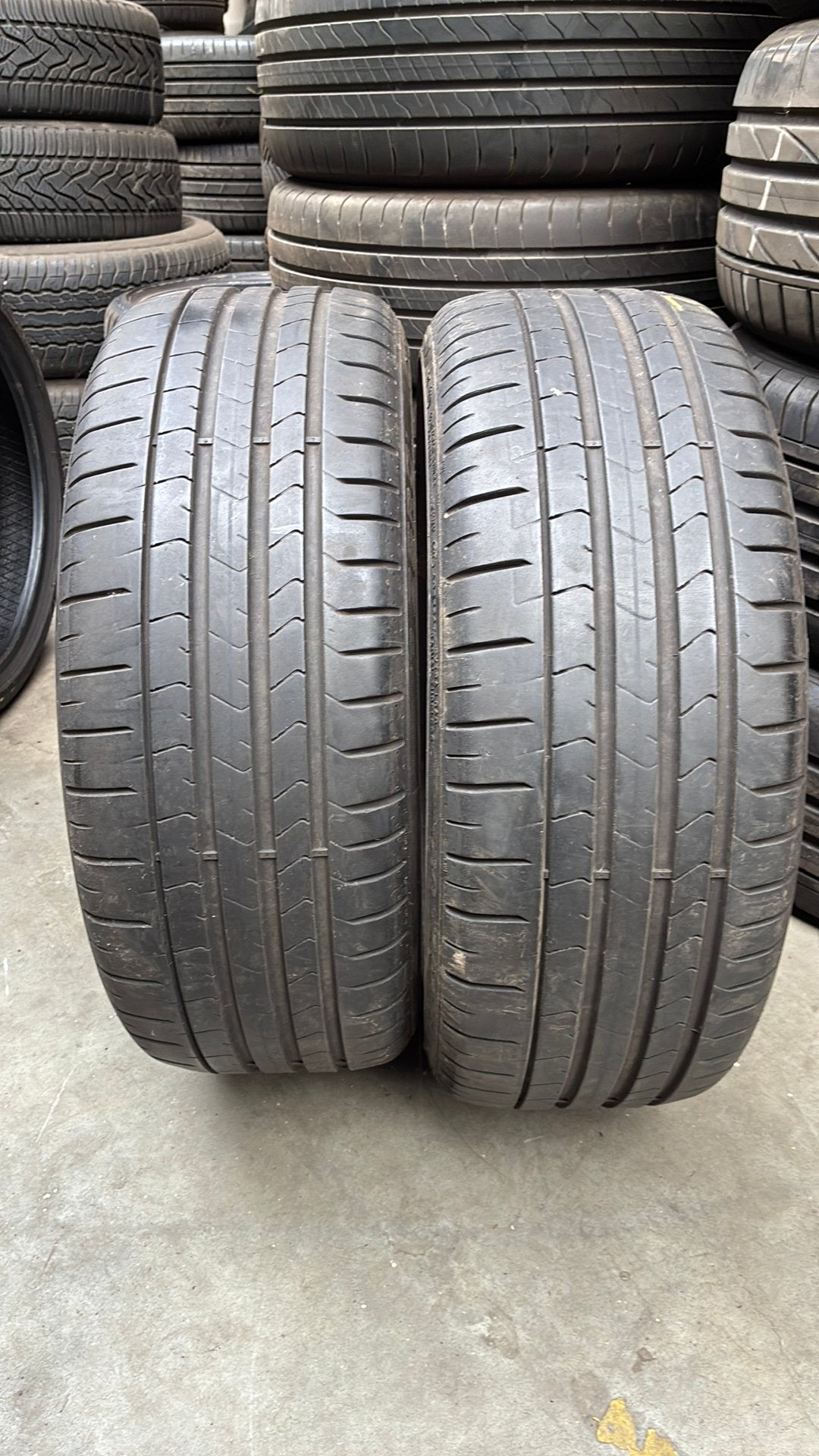 Pneus d'été 2054018 2054018 205/40R18 Runflat marque Pirelli, Enlèvement