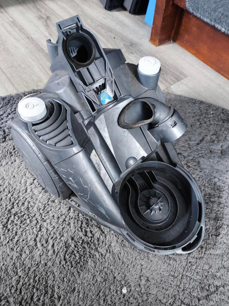Stofzuiger Dyson DC08 
Niet compleet 
Wel werkend, Elektronische apparatuur, Ophalen