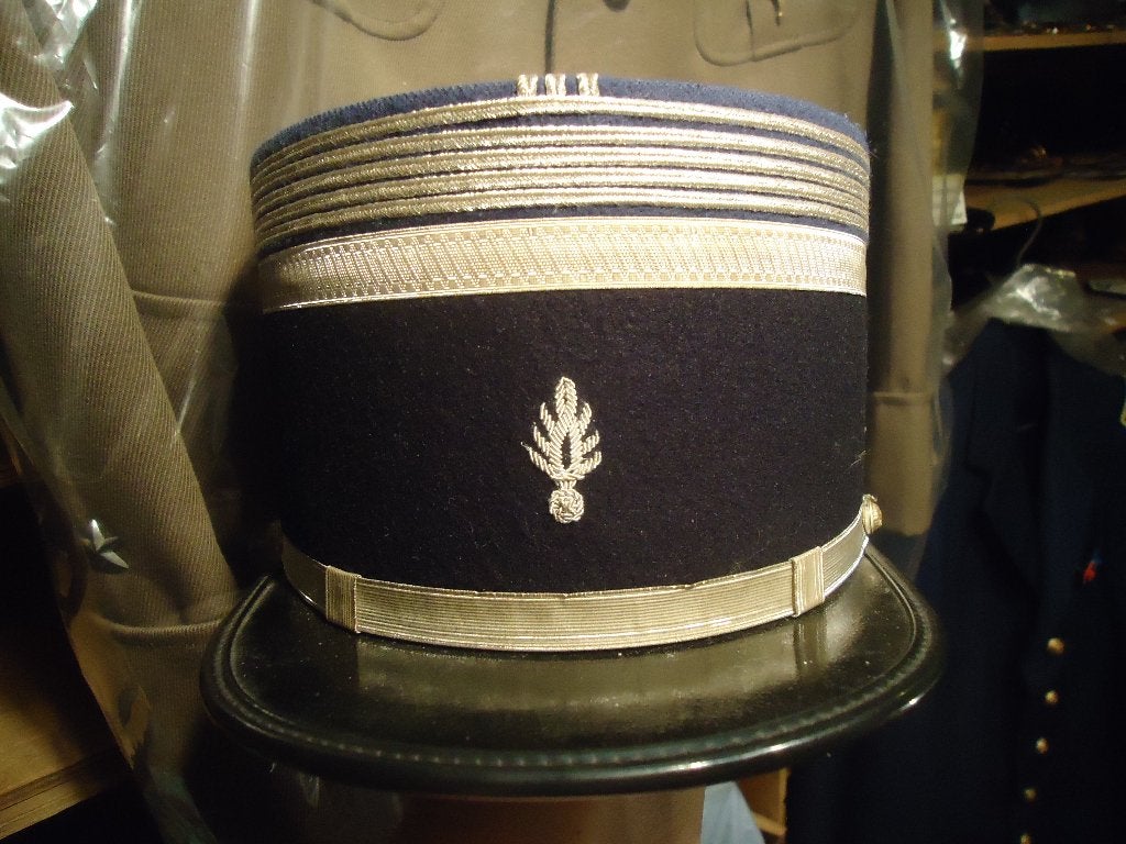 képi colonel gd dep, Collections, Objets militaires | Général, Enlèvement ou Envoi, Gendarmerie, Casque ou Béret