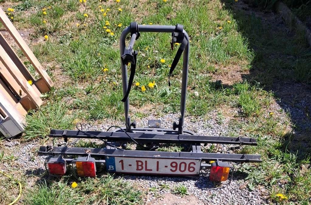Fietsdrager voor op de trekhaak v.d wagen, Ophalen, 2 fietsen, Gebruikt, Trekhaakdrager