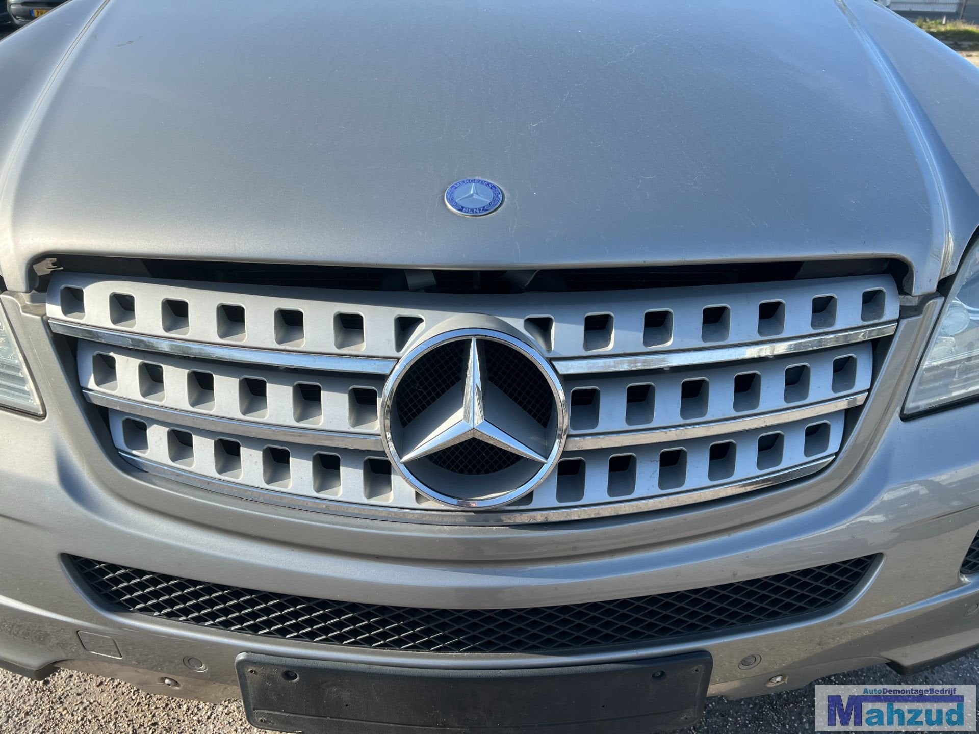 MERCEDES ML 2 W164 Grille 2005-2011, Gebruikt, Mercedes-Benz AG, Mercedes-Benz, Mercedesstrasse 120
70372  Stuttgart, DE