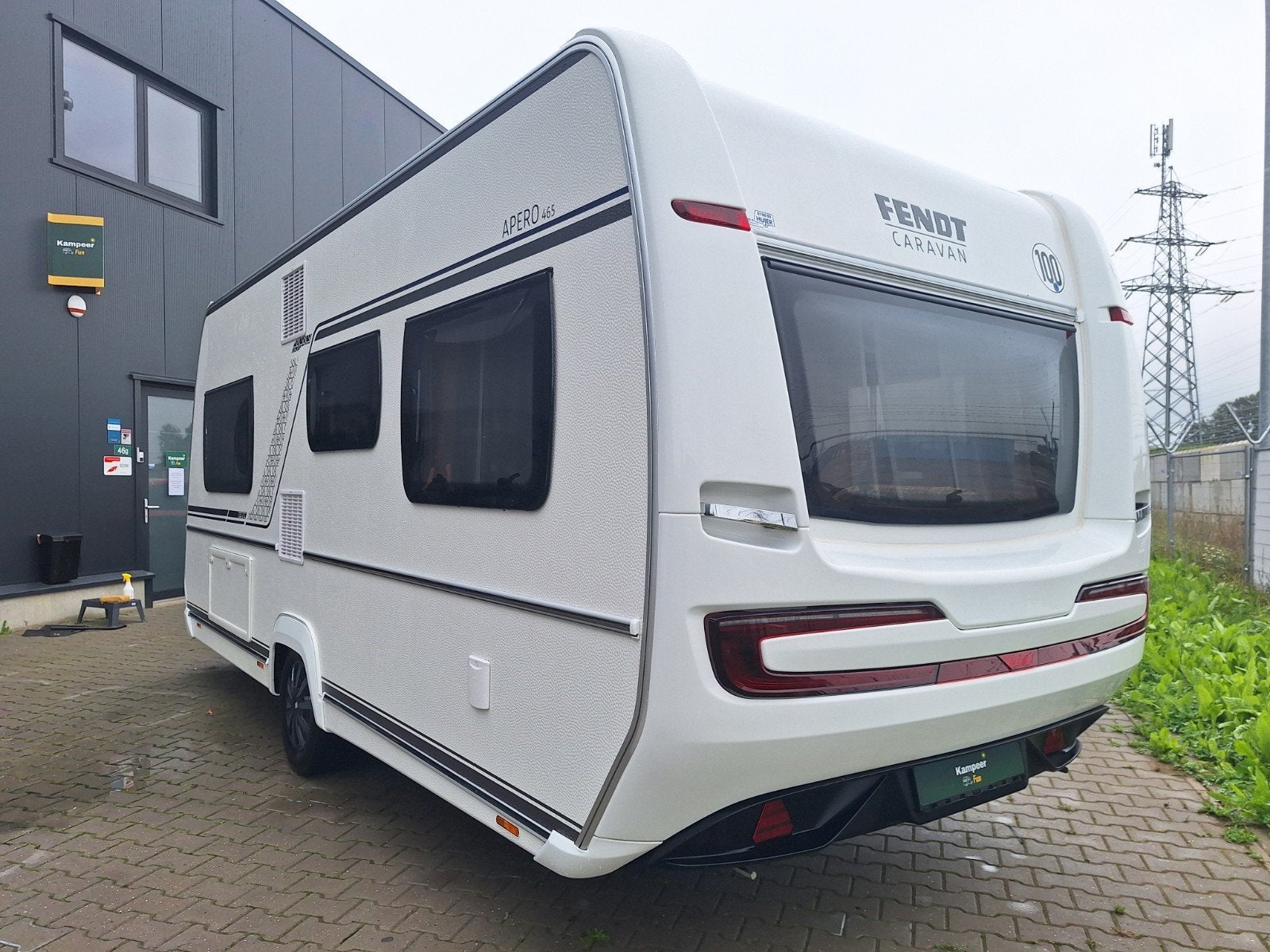 Fendt Apero 465 SFB - ! ! - Auvent climatisé Mover Awning, Caravanes & Camping, Jusqu'à 4, Entreprise, Fendt, Auvent