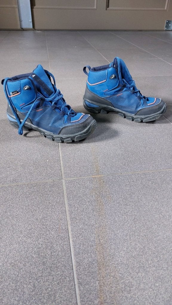 wandelschoen quechua decathlon 35, Enlèvement, Comme neuf, Chaussures
