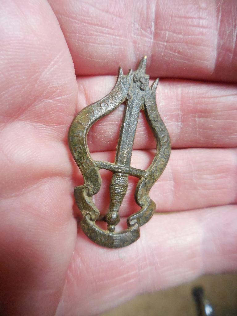 ancien insigne commando, Envoi