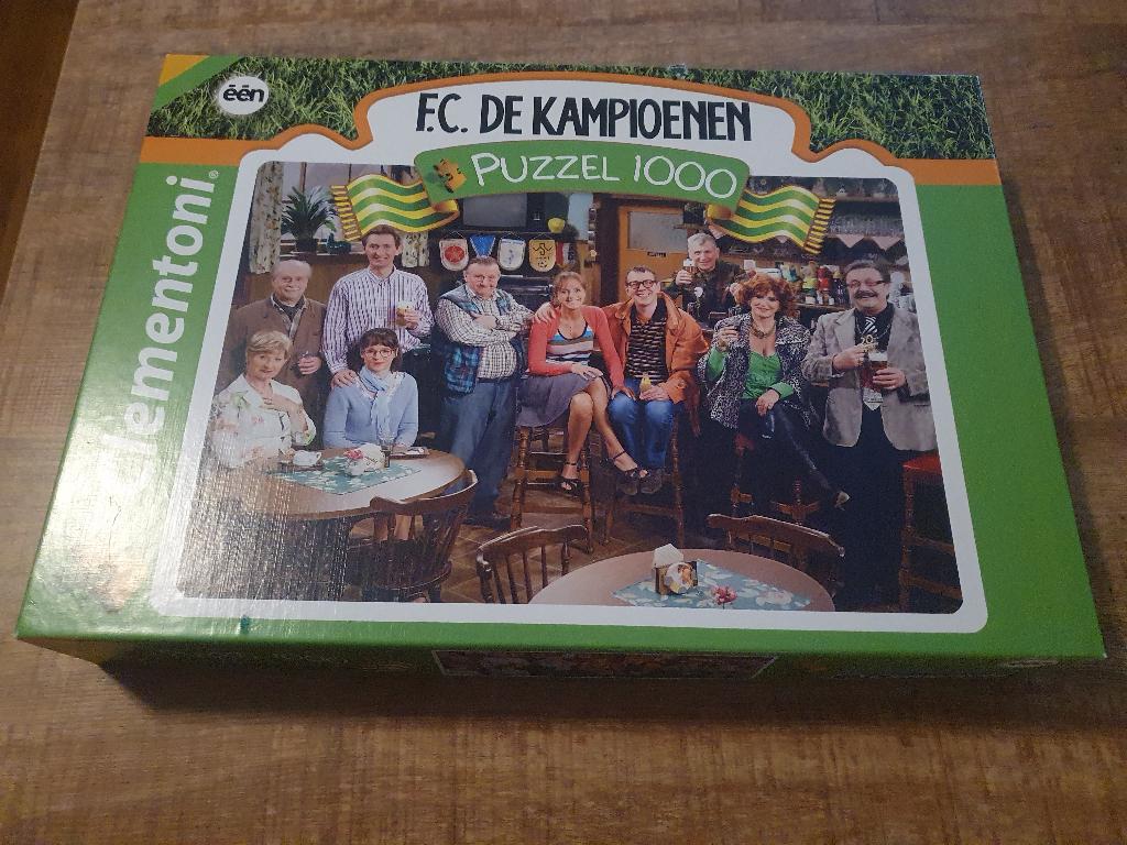Te koop puzzel van FC De Kampioenen, Ophalen of Verzenden, 500 t/m 1500 stukjes, Zo goed als nieuw