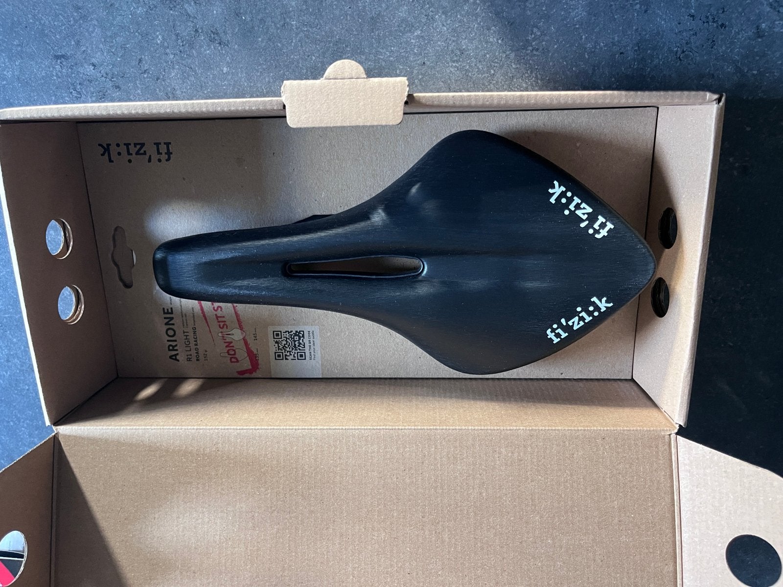 Selle Fizik Vento Arione R1Light (nouvelle), Vélos & Vélomoteurs, Neuf, Enlèvement ou Envoi, Selle, Carbone