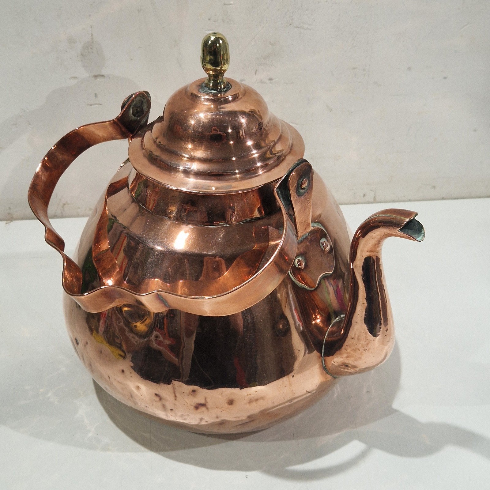 Prachtige rode genummerde koperen antieke waterketel, Ophalen of Verzenden, Koper