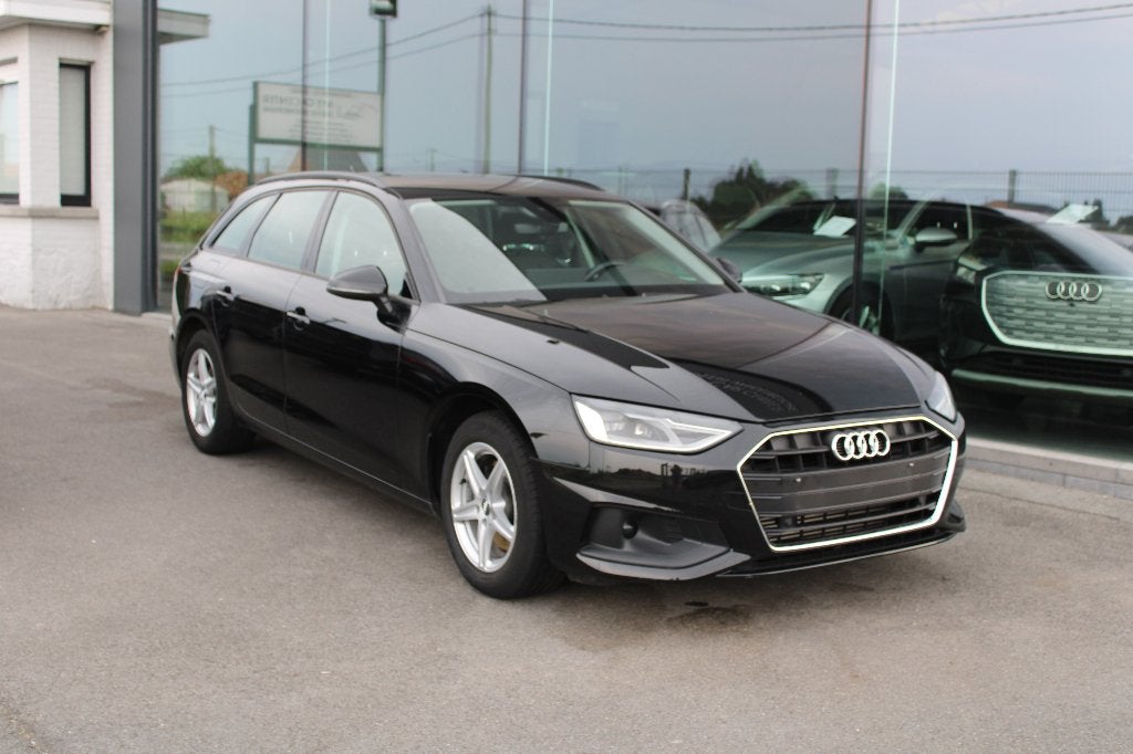 AUDI A4 AVANT 35TFSI-AC-NAVI-CR AVEC VOLANT EN ALUMINIUM, Autos, Audi, Capteur de lumière, Achat, Entreprise, Boîte manuelle