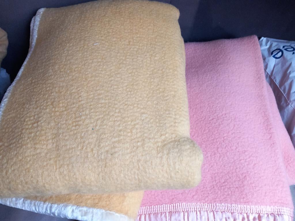 3 wollen  dekens, Huis en Inrichting, Overige kleuren, Overige maten, Ophalen of Verzenden, Deken of Dekbed