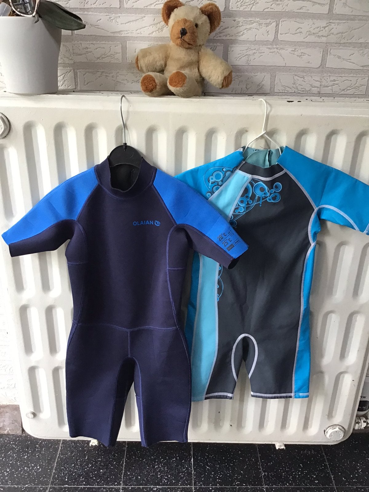 Zwemkleding Wetsuit ongeveer 6 en 8 jaar, Ophalen, Zo goed als nieuw, Wetsuit
