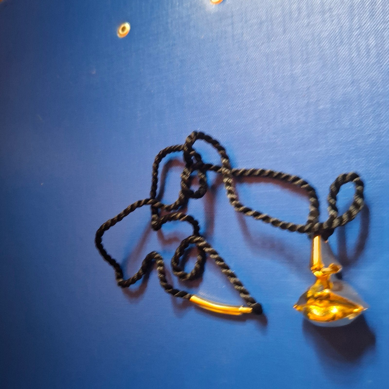 Salvador dali  collier levre jamais porté, Enlèvement ou Envoi