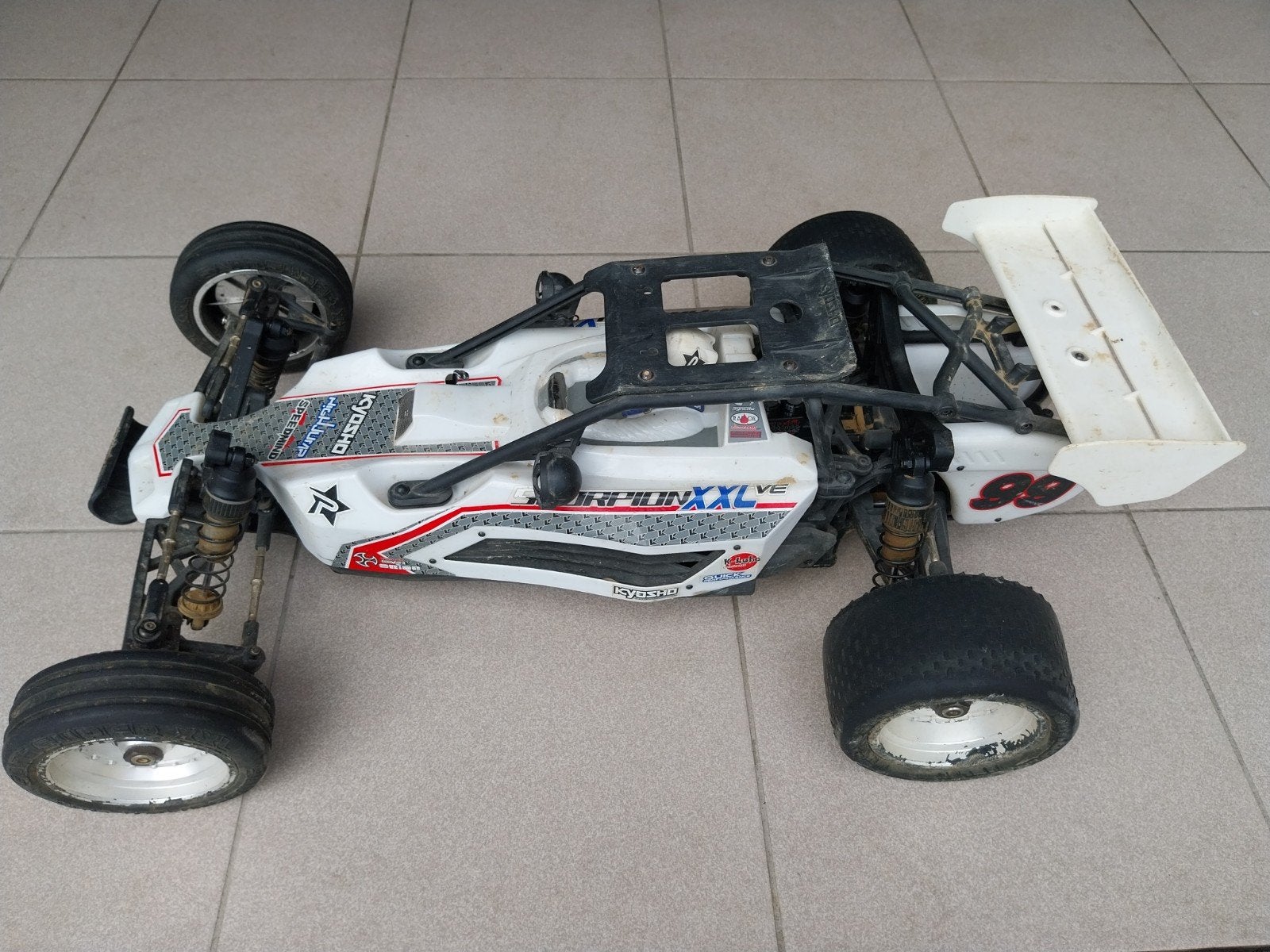 Kyosho Schorpioen XXL, Hobby en Vrije tijd, Ophalen, Onderdeel