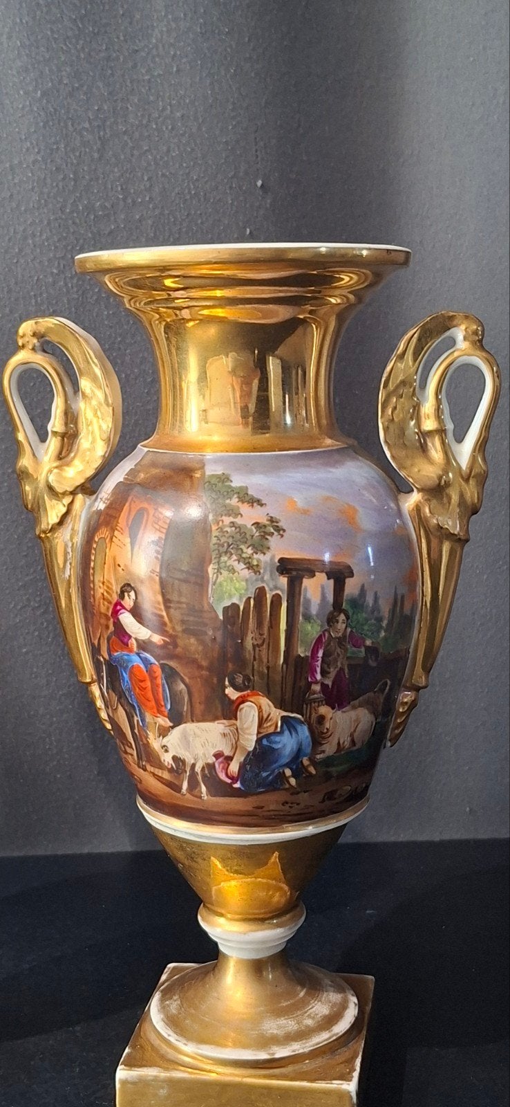 2 très beaux vases Napoléon 3 en porcelaine ancienne de Pari, Antiquités & Art, Enlèvement ou Envoi
