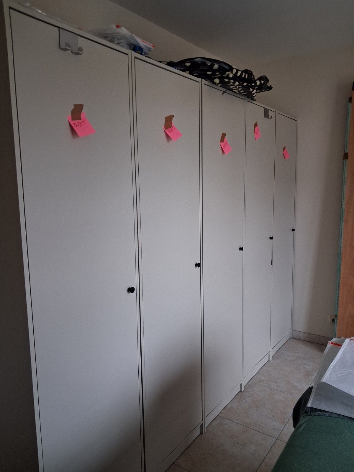 8 lichtbeige IKEA GURSKEN kledingkasten, Ophalen