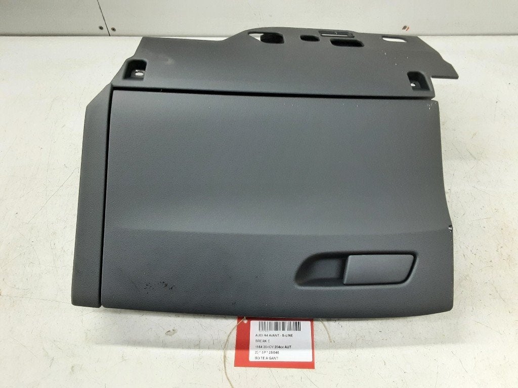 BOITE A GANTS Audi A4 Avant (B9) (8W1857035C6PS), Mevr. I. Hauben, Audi, Utilisé, Rue de l'Espoir 34 34
4030  GRIVEGNÉE, BE