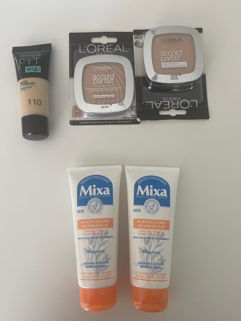 L'Oréal gezichtspoeder, Maybelline foundation en Handcrème, Ophalen, Nieuw