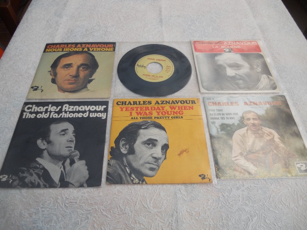 10 singles 7" en EP's te koop van Charles Aznavour, CD & DVD, Vinyles Singles, Enlèvement ou Envoi, 7 inch, Utilisé, Pop