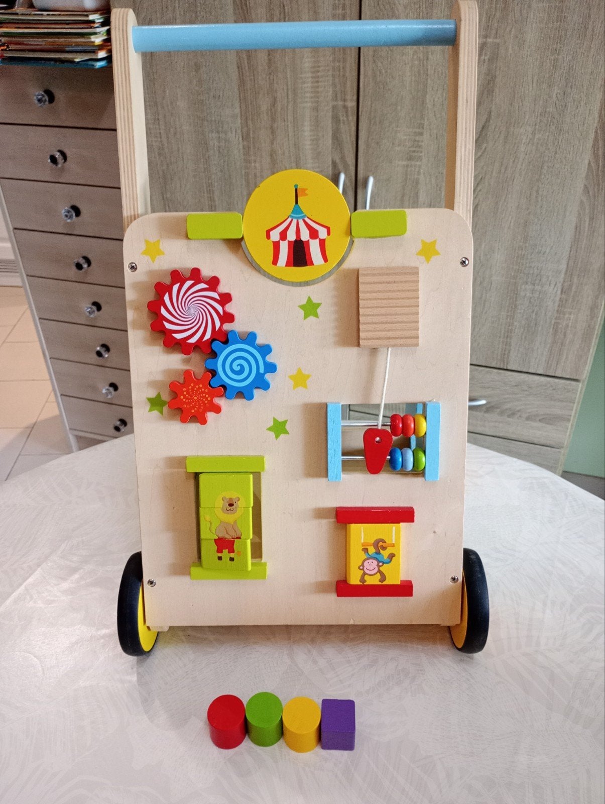 Chariot de marche et d'activités, Enlèvement
