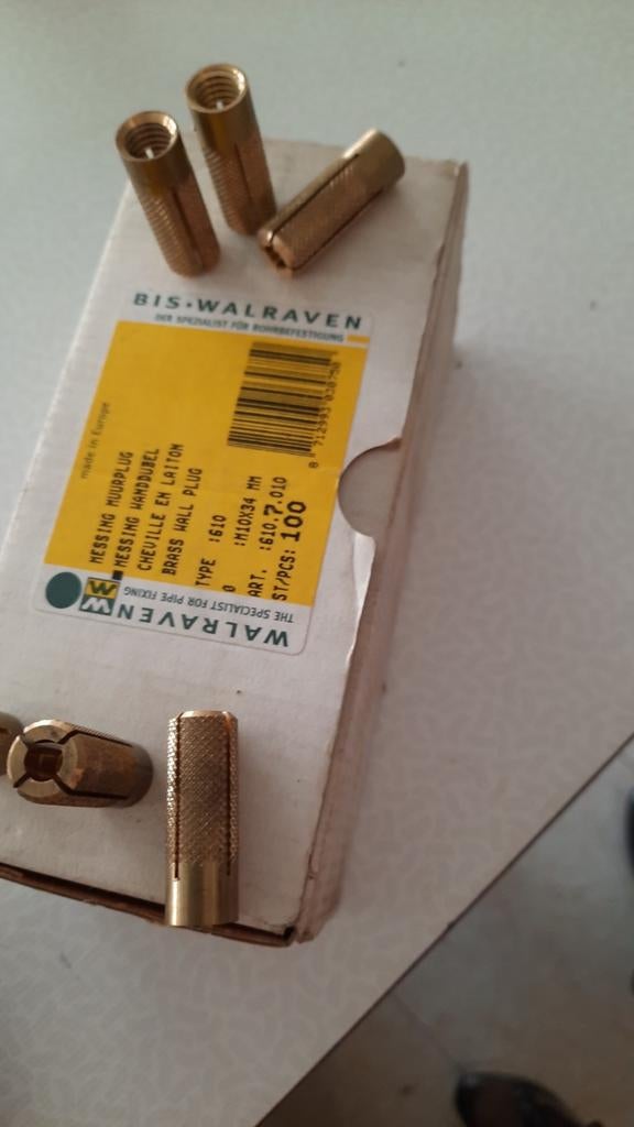 Messing muurplug M10x34mm, Ophalen