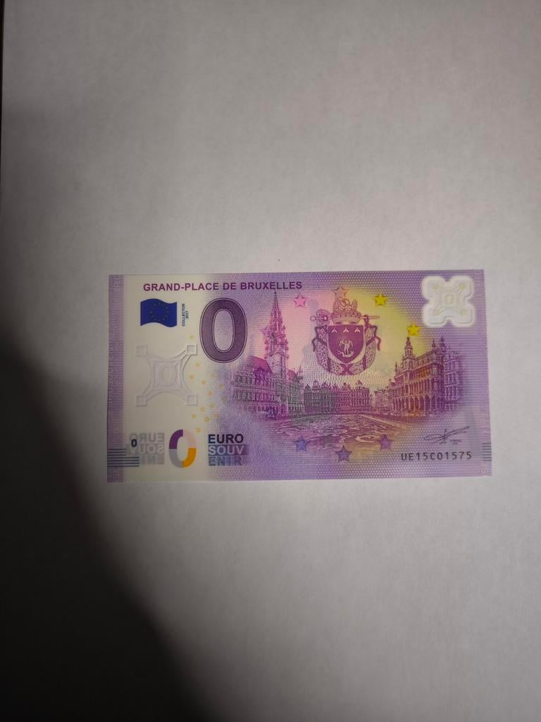 GRAND-PLACE DE BRUXELLES – UE15C01575
Billet 0€ souvenir, Postzegels en Munten, Ophalen of Verzenden