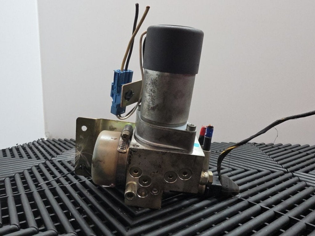 HYDRAULISCHE POMP VERING BMW 7 serie (E65 / E66 / E67), Gebruikt, BMW, Petuelring 130
80809  München, DE, Bayerische Motoren Werke AG