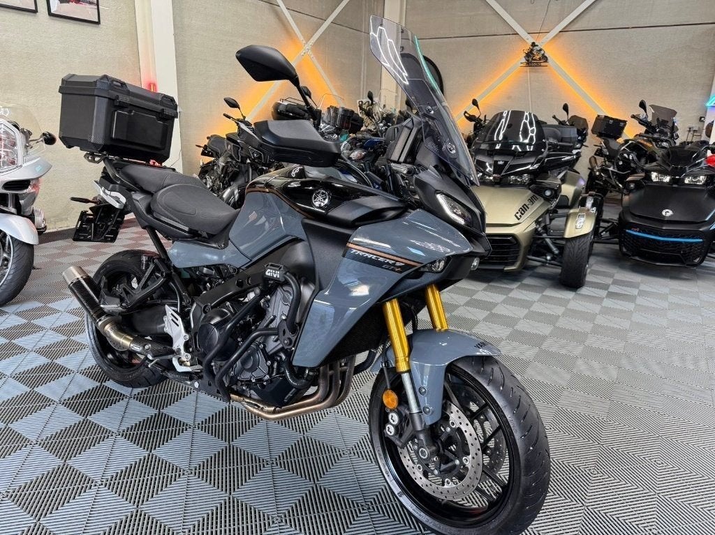 YAMAHA TRACER 900 GT PLUS * GARANTIE * 2024 * 16.600 km, Occasion, Motorrijbewijs A, Bedrijf, Sport