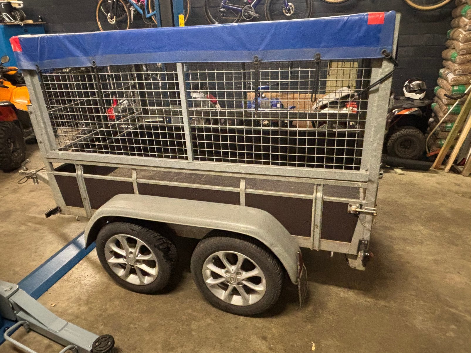 Aanhangwagen dubbelas met loofnetten en bache, Auto diversen, Aanhangers en Bagagewagens, Ophalen, Zo goed als nieuw