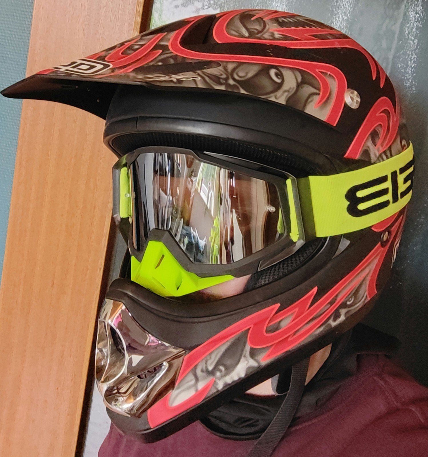 AGV AX-8 LoArt Flames/Skull cross/endurohelm + bril, Motoren, S, AGV