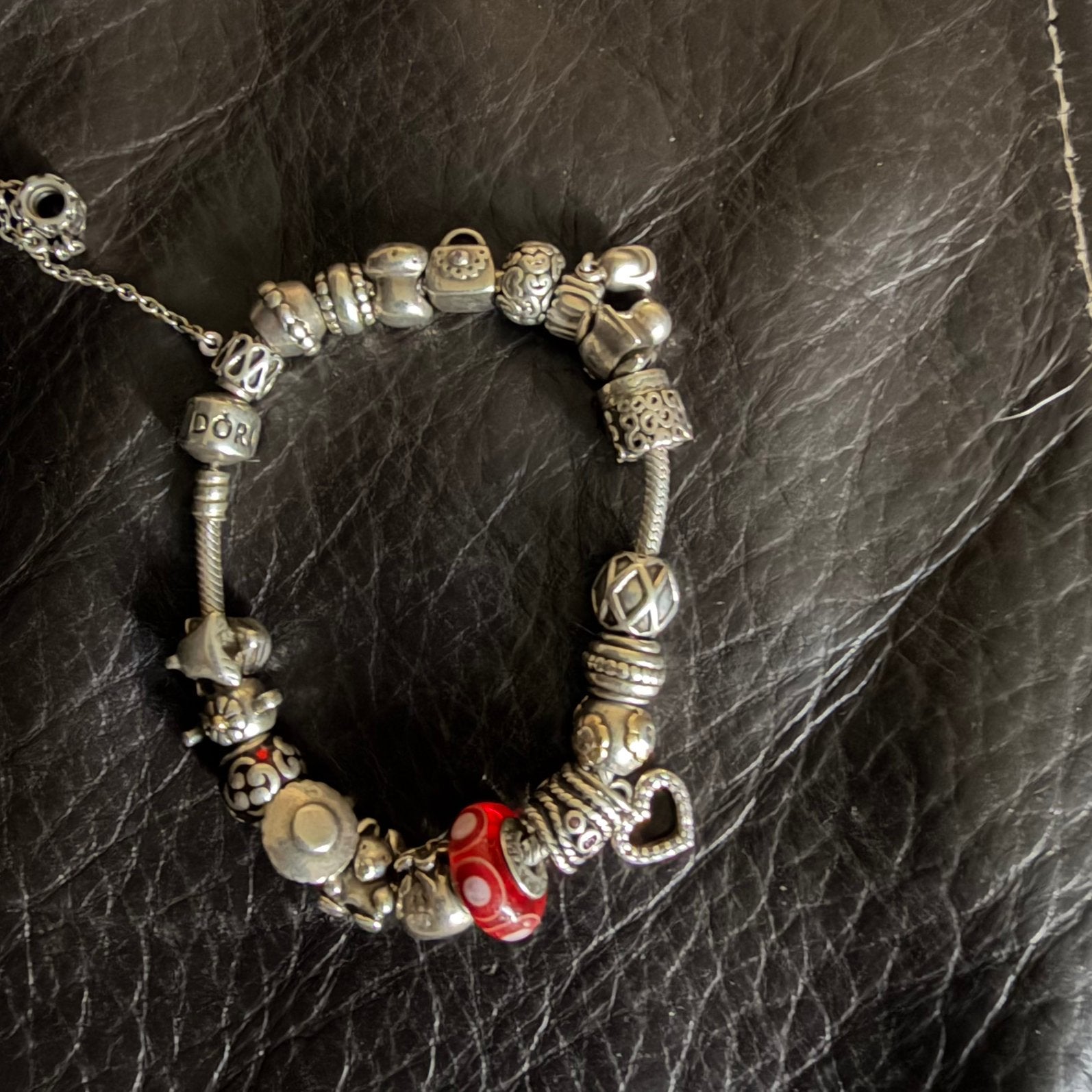 Pandora armband met bedels, Bijoux, Sacs & Beauté, Bracelets, Enlèvement, Comme neuf